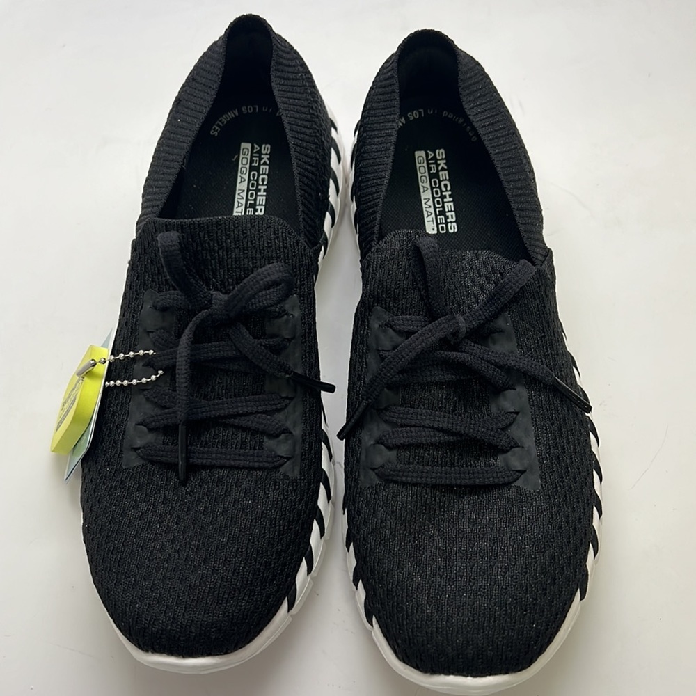 Skechers Women’s Go Walk Smart 2 Sneaker Size 6 Black/White - Picture 2 of 7